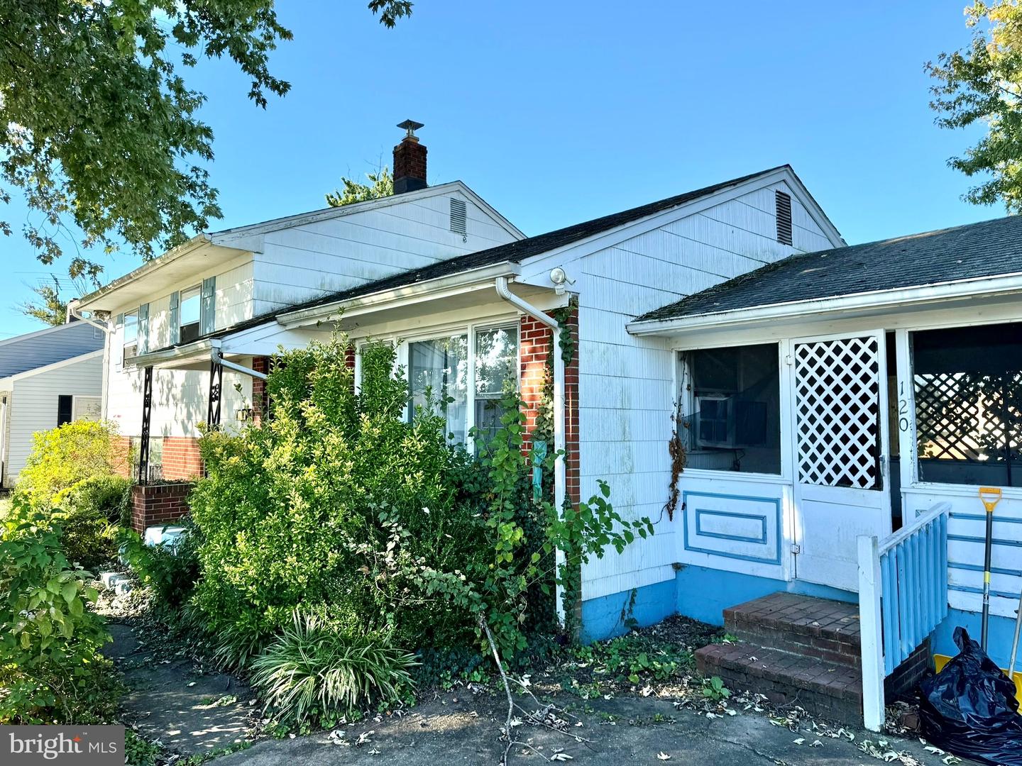 120 Reese St Property Photo 1