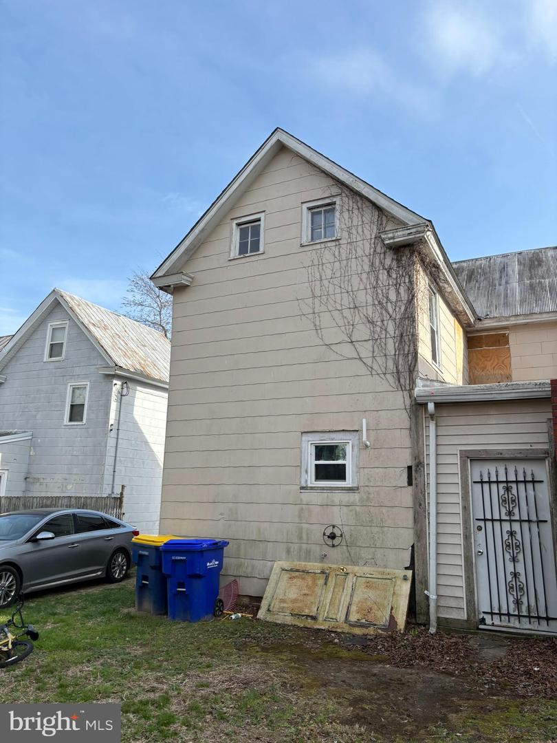 27 W David St Property Photo 3
