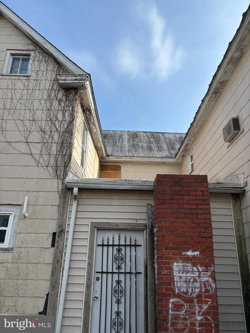 27 W David St Property Photo 10