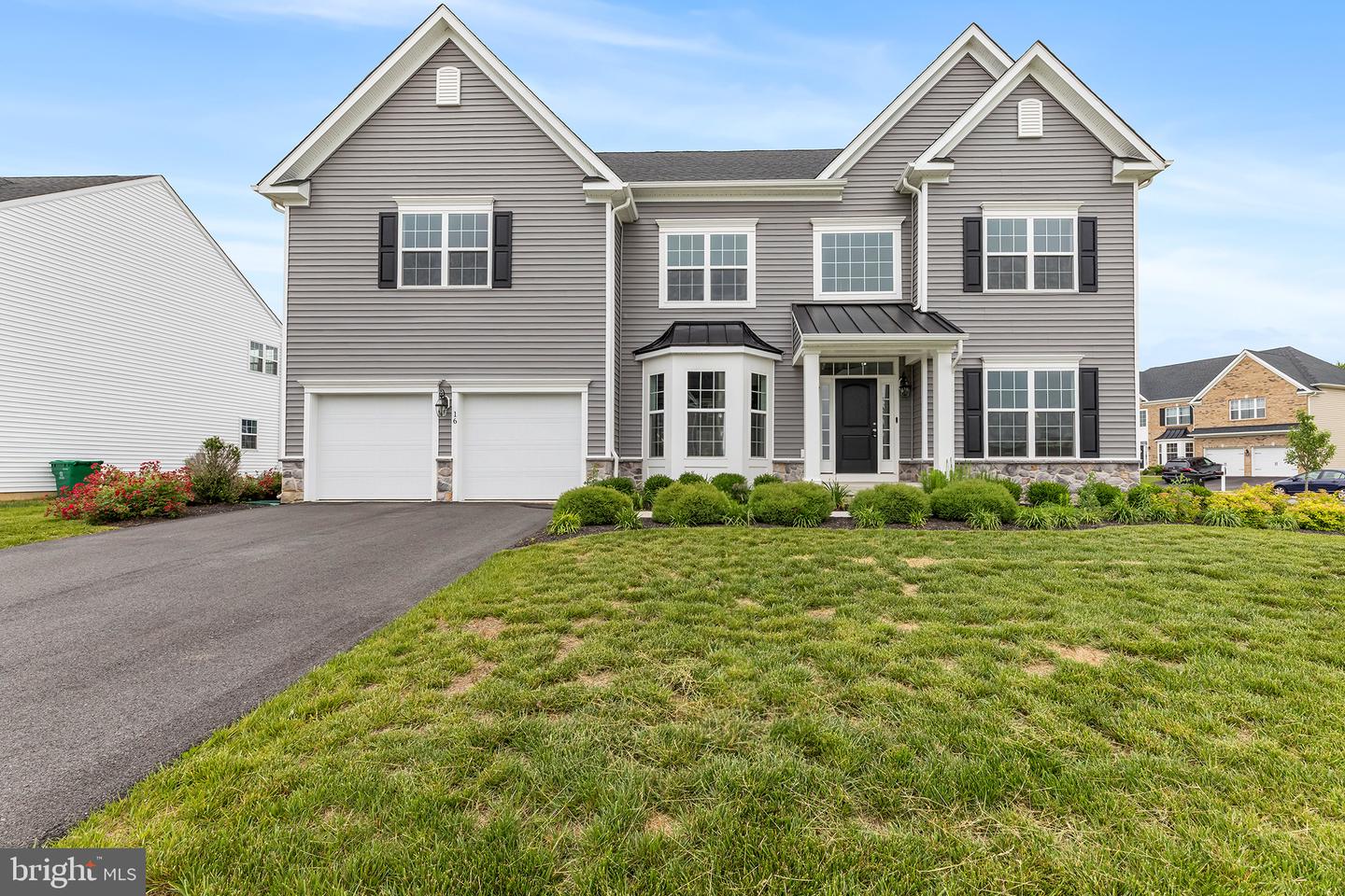 16 WAVYLEAF DR
