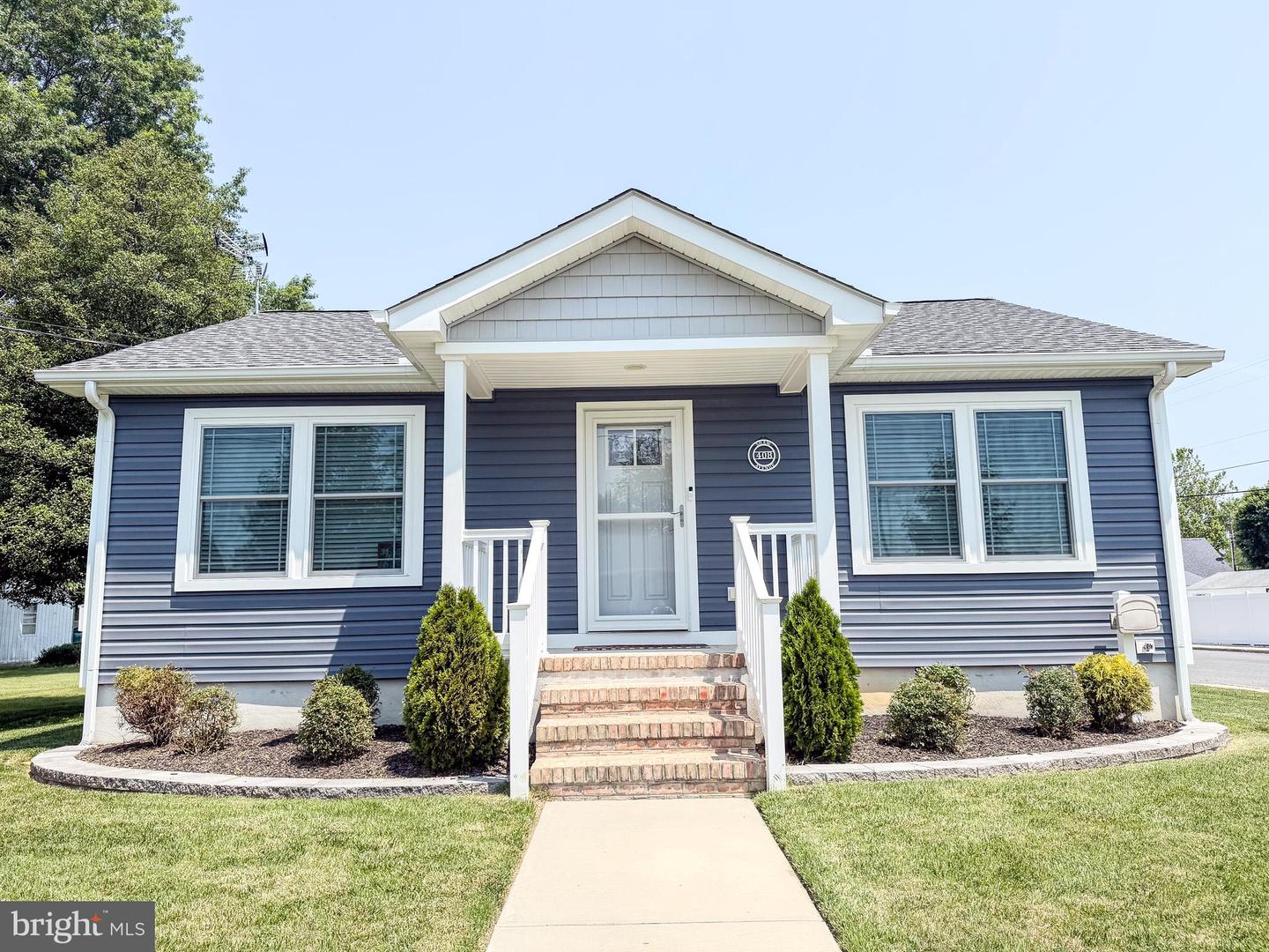 408 SHAW AVE