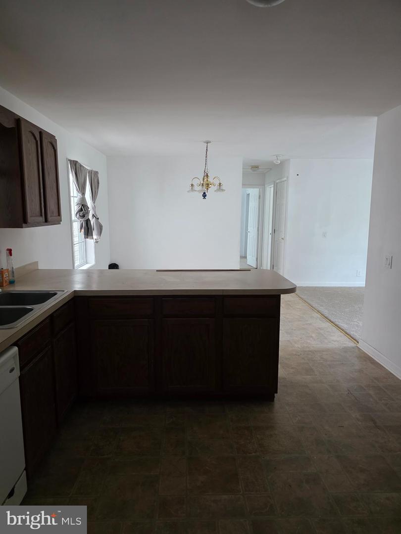 305 W Reed St Property Photo 9