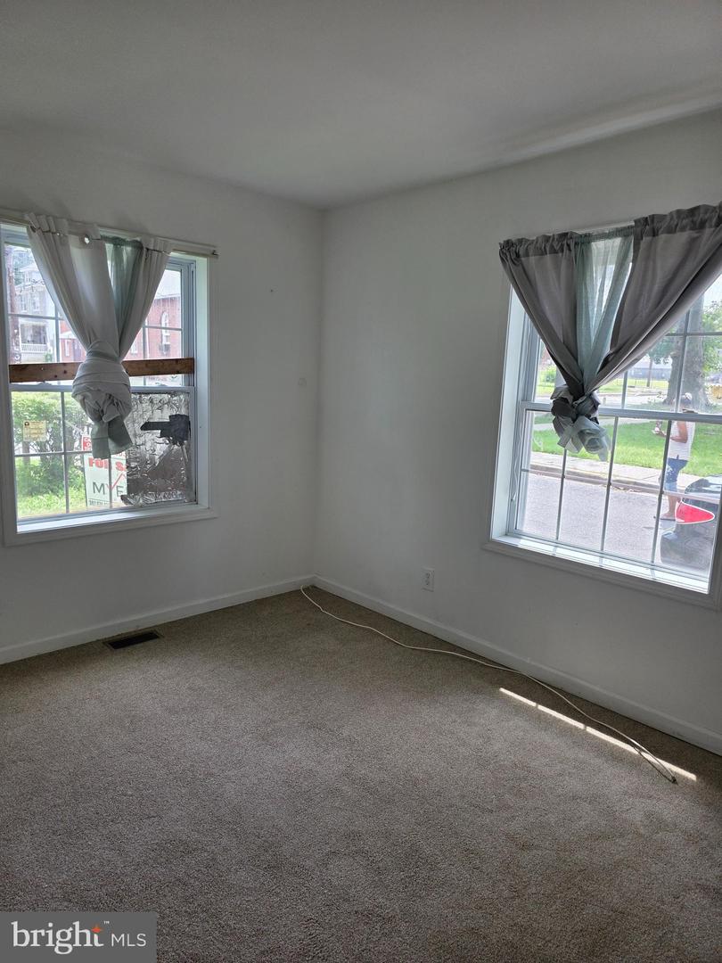 305 W Reed St Property Photo 14