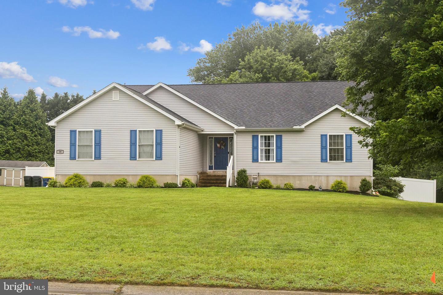 39 HARDWOOD DR