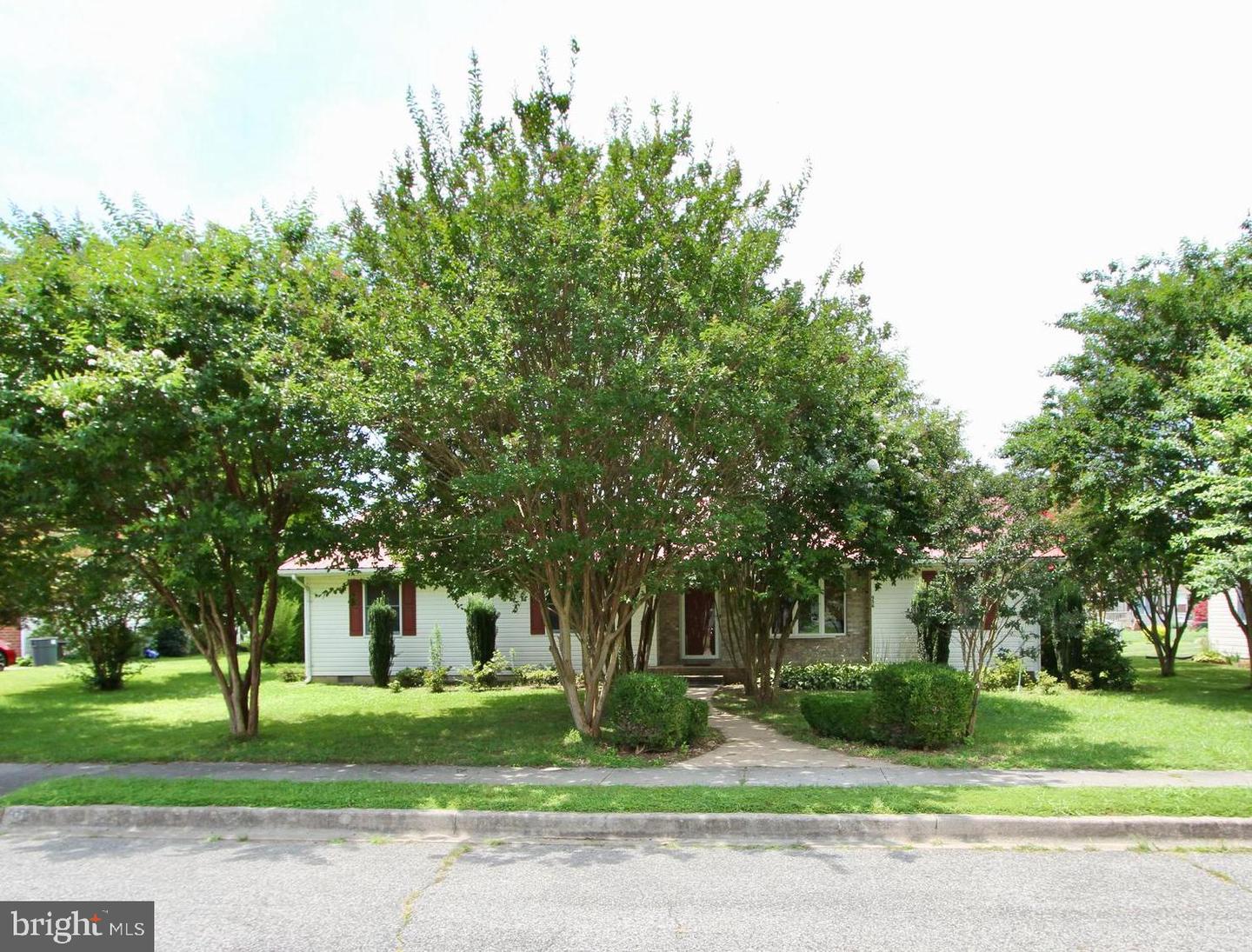 956 Janeka Ln Property Photo 1