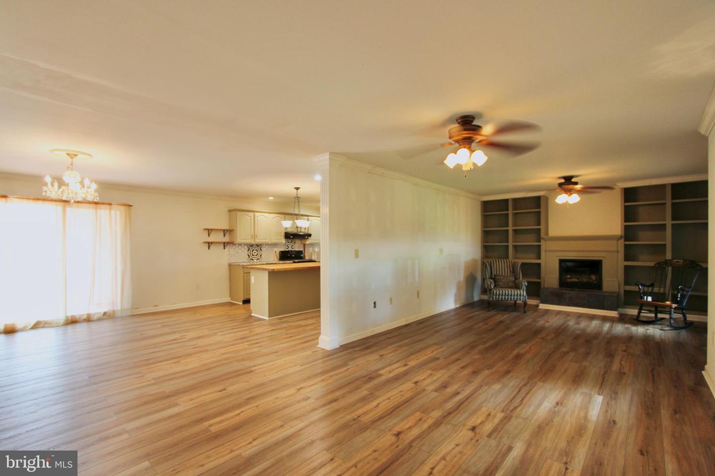 956 Janeka Ln Property Photo 8