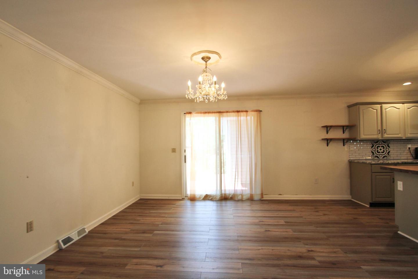 956 Janeka Ln Property Photo 15