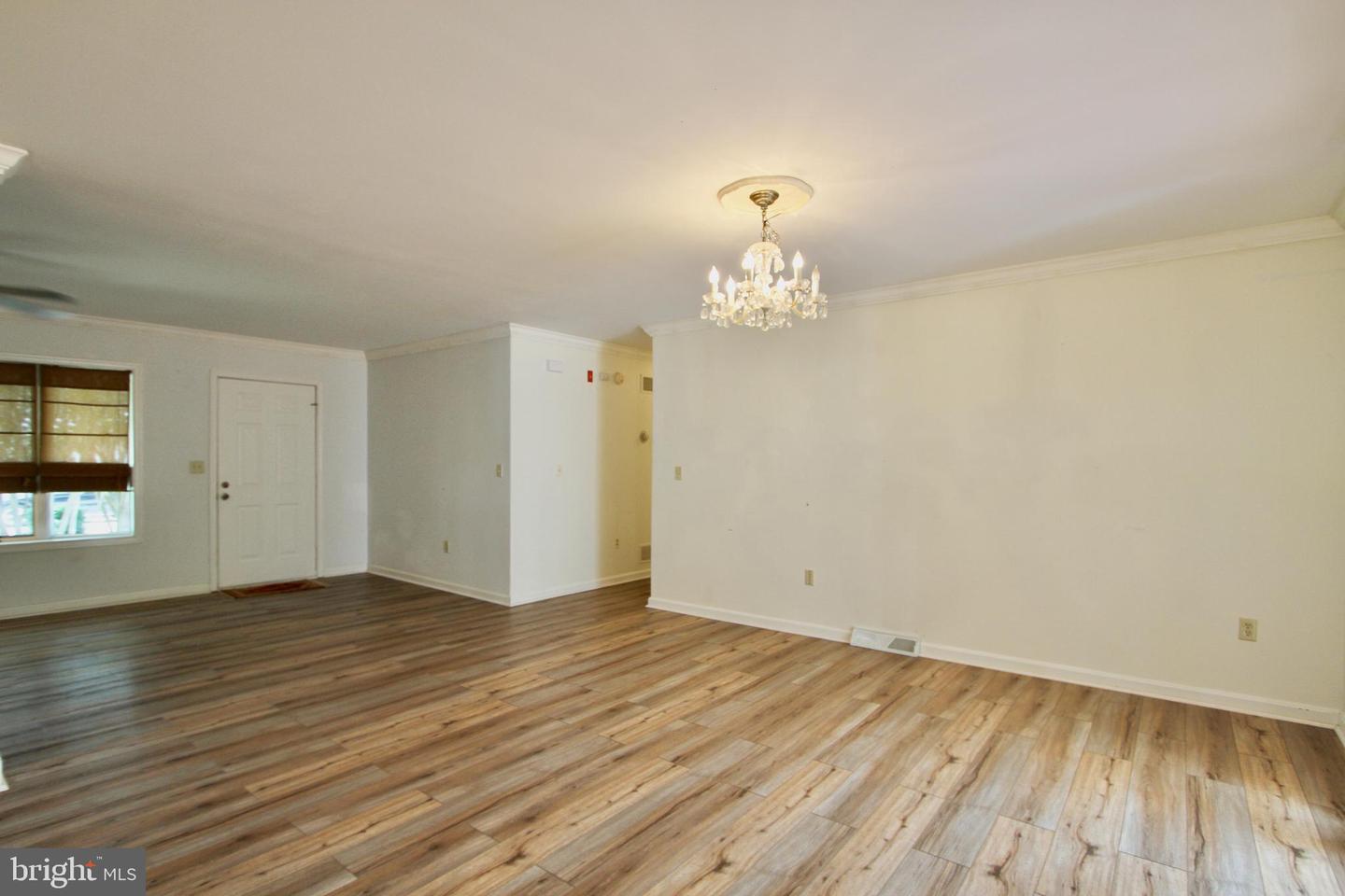 956 Janeka Ln Property Photo 17