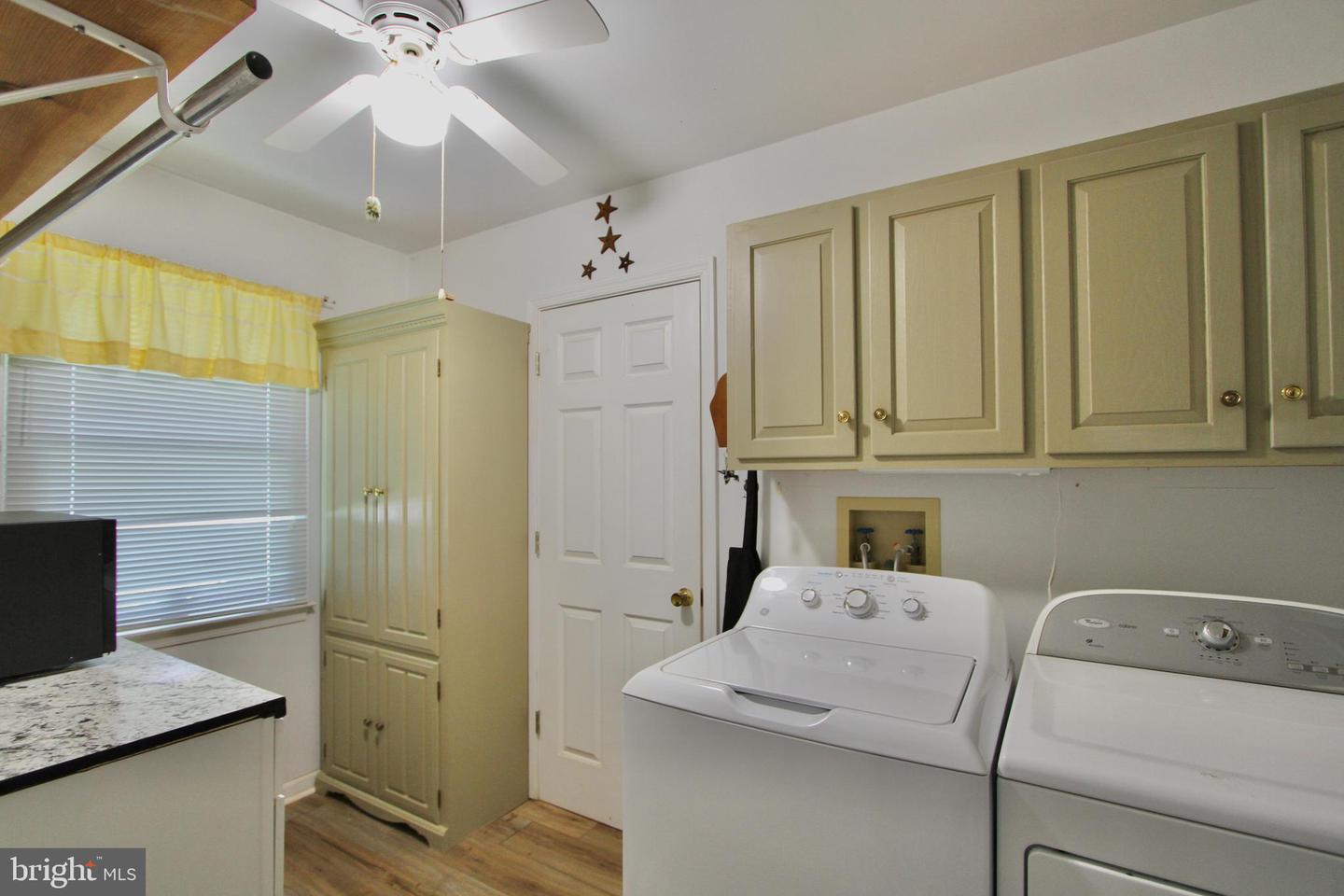 956 Janeka Ln Property Photo 18