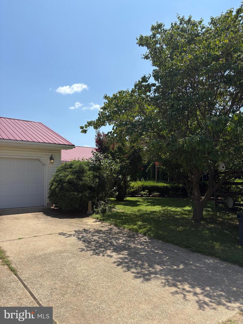 956 Janeka Ln Property Photo 35