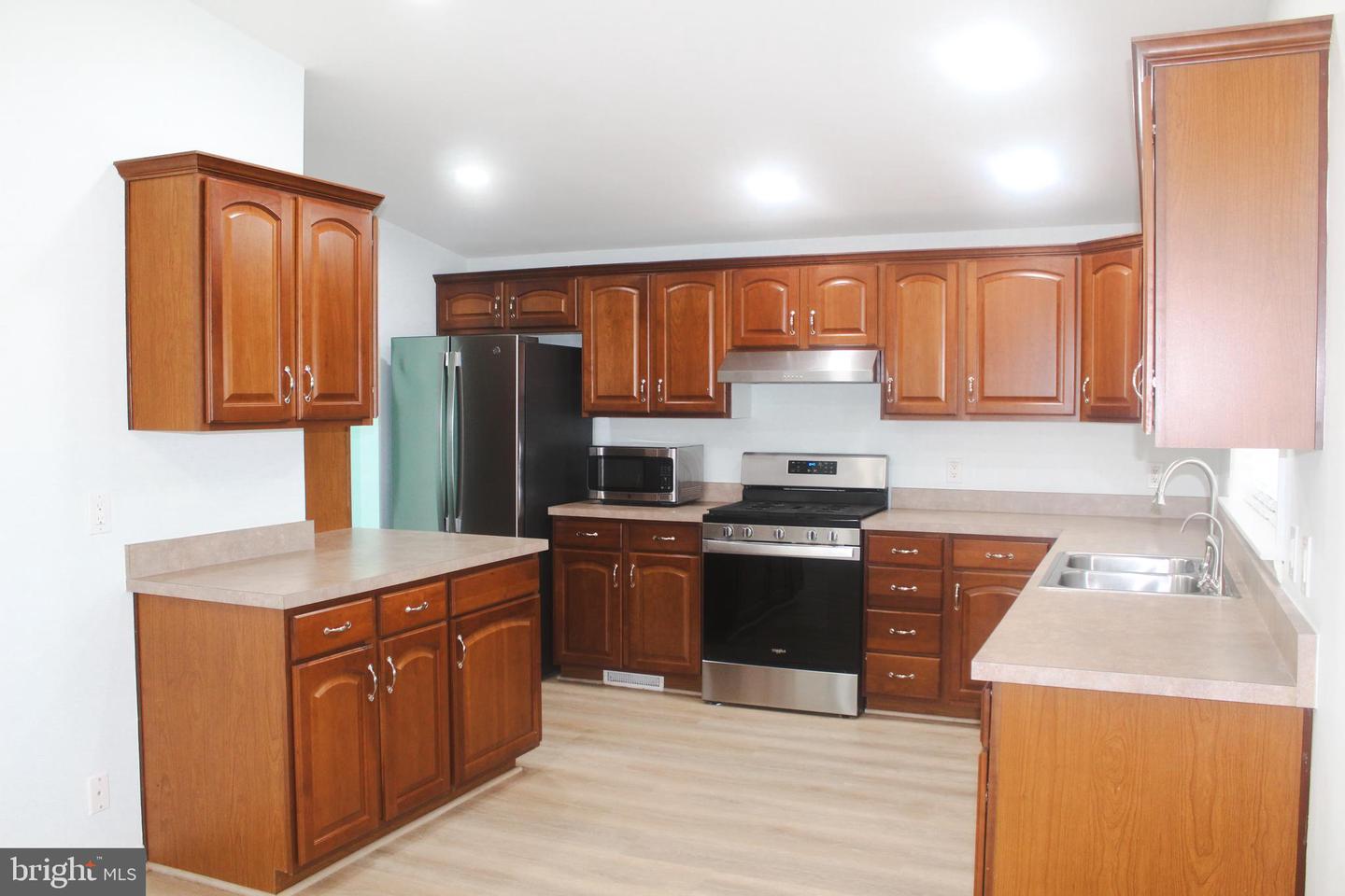 20 Coomb Ln Property Photo 5