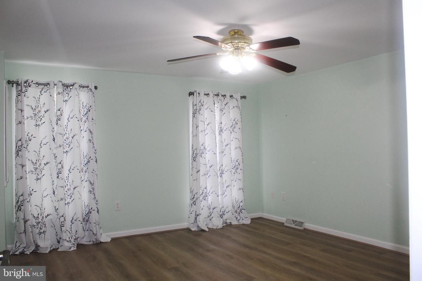 20 Coomb Ln Property Photo 9