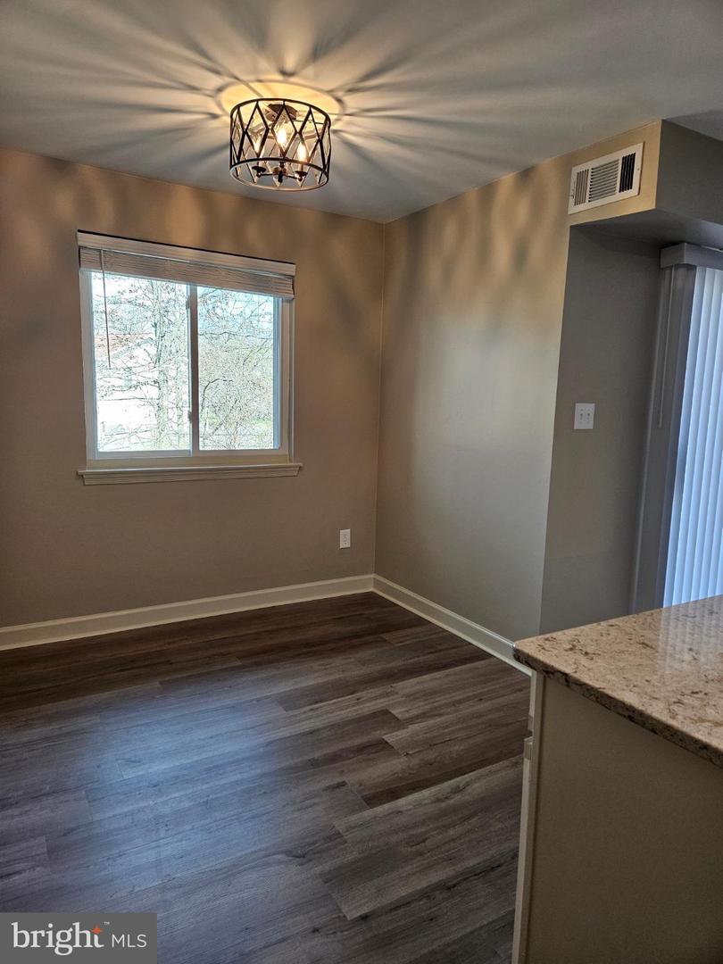 97 Par Haven Dr #j23 Property Photo 3