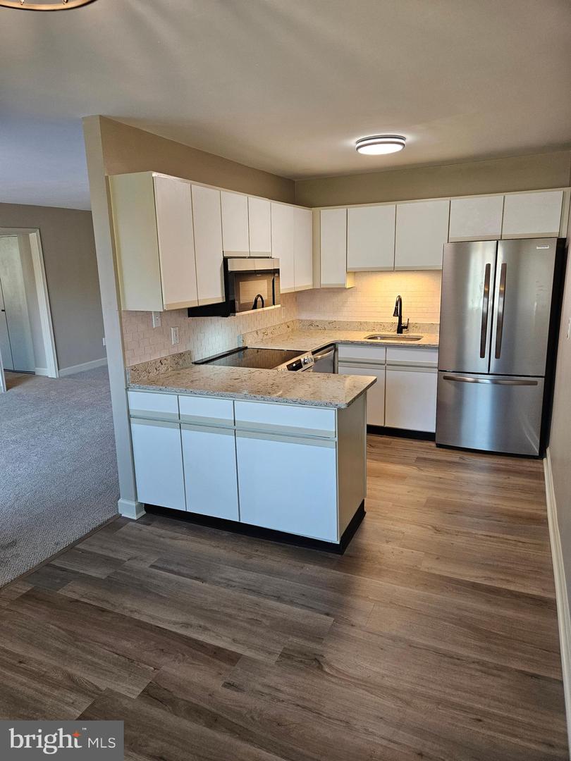97 Par Haven Dr #j23 Property Photo 5