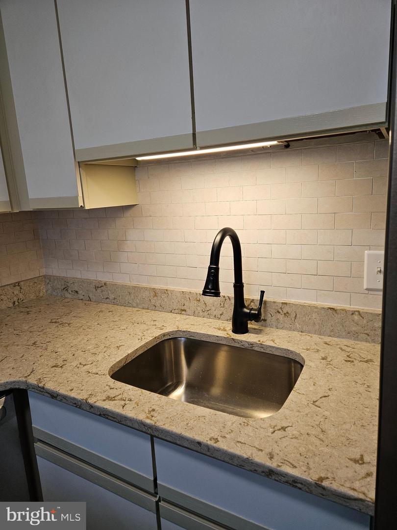 97 Par Haven Dr #j23 Property Photo 6