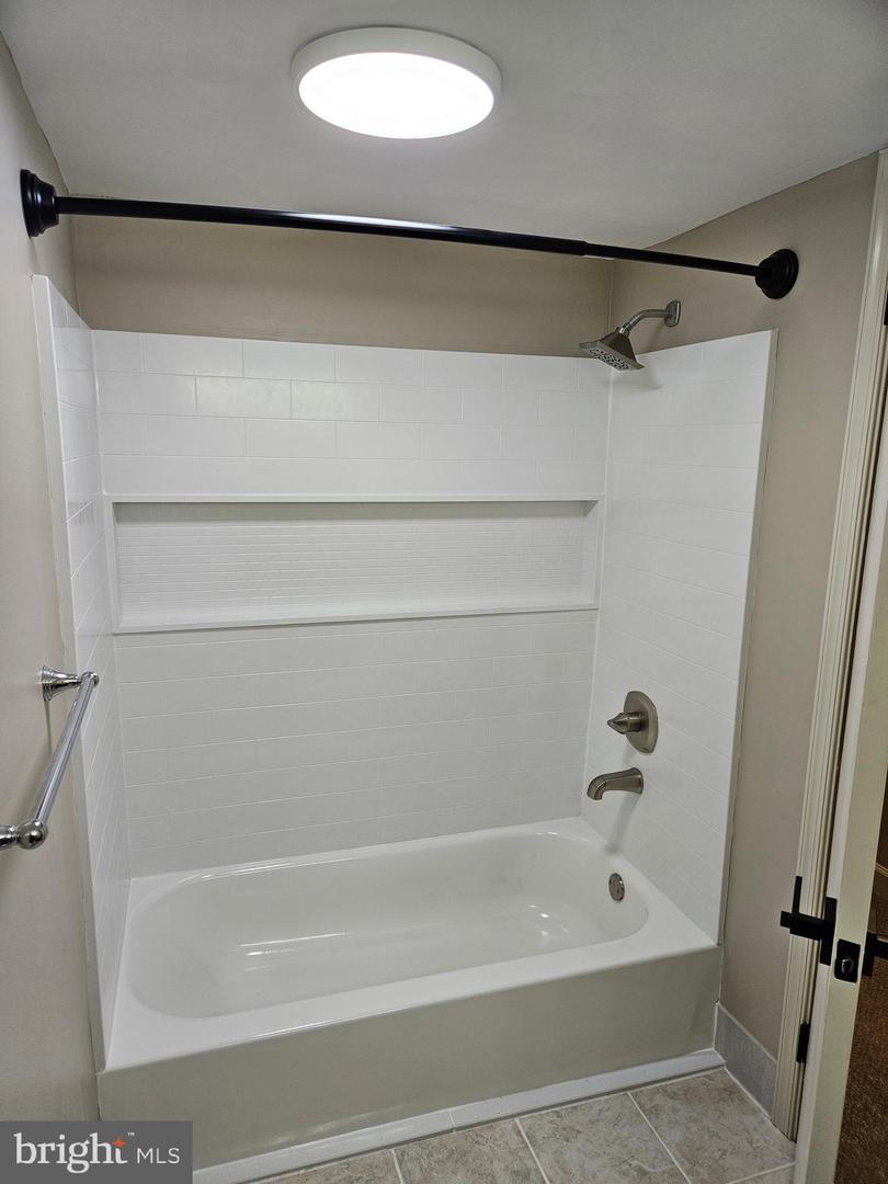 97 Par Haven Dr #j23 Property Photo 25