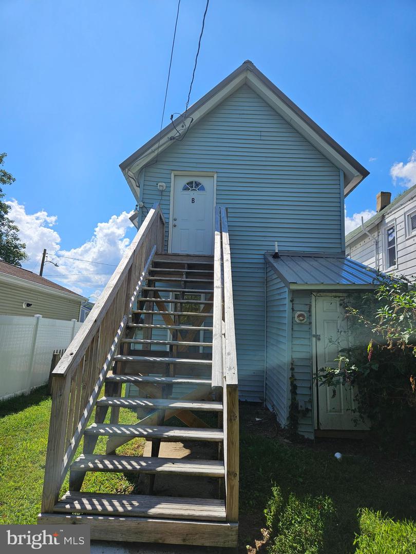 29 N New St #b Property Photo 2