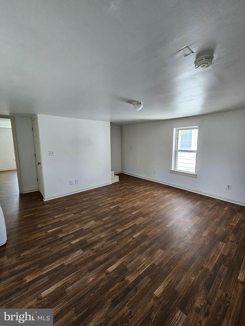 29 N New St #b Property Photo 6