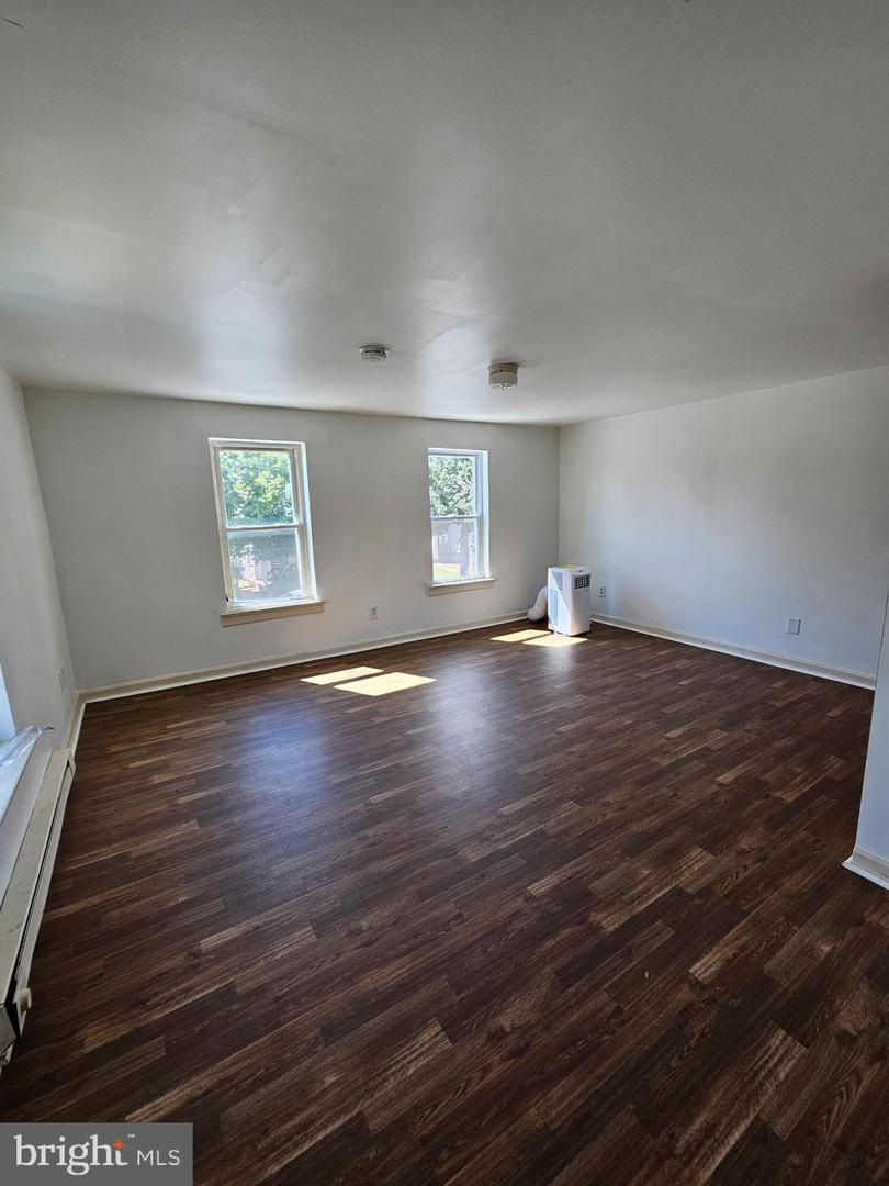 29 N New St #b Property Photo 7