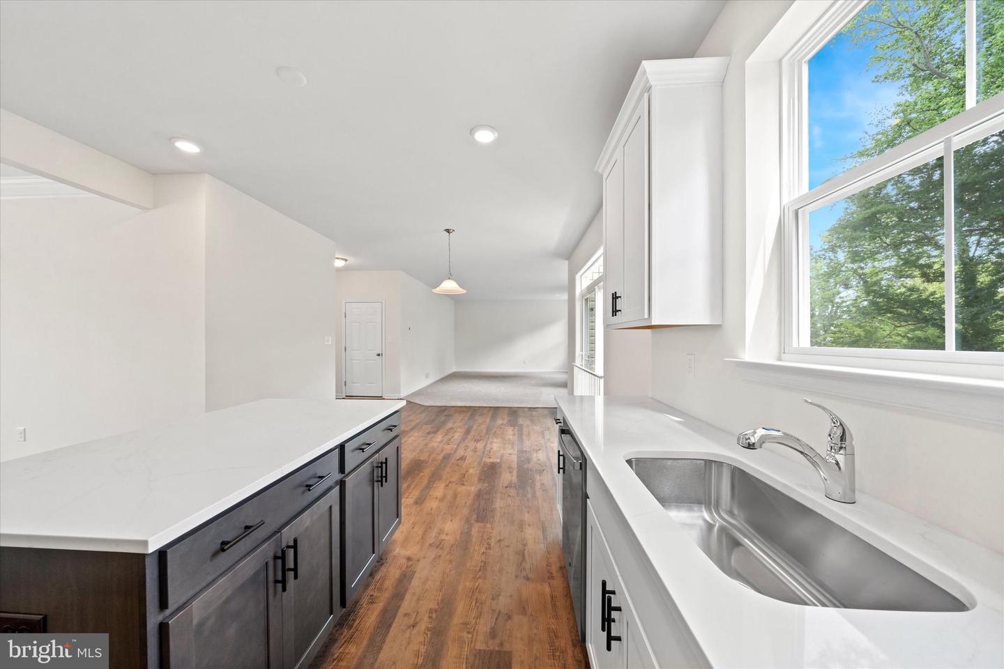 211 Laks Ct #abbott Property Photo 8