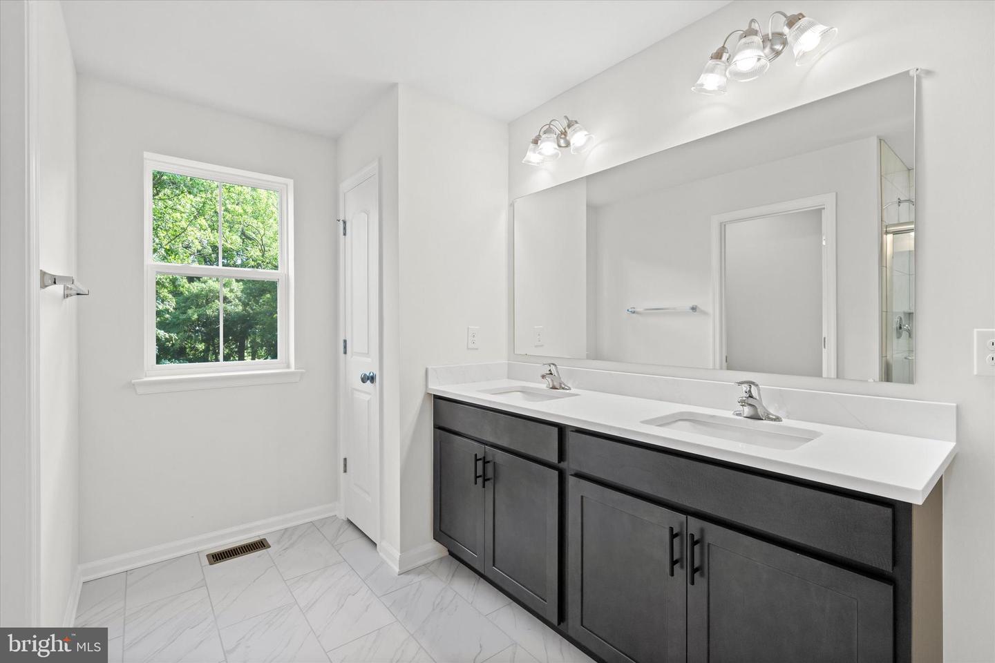 211 Laks Ct #abbott Property Photo 28