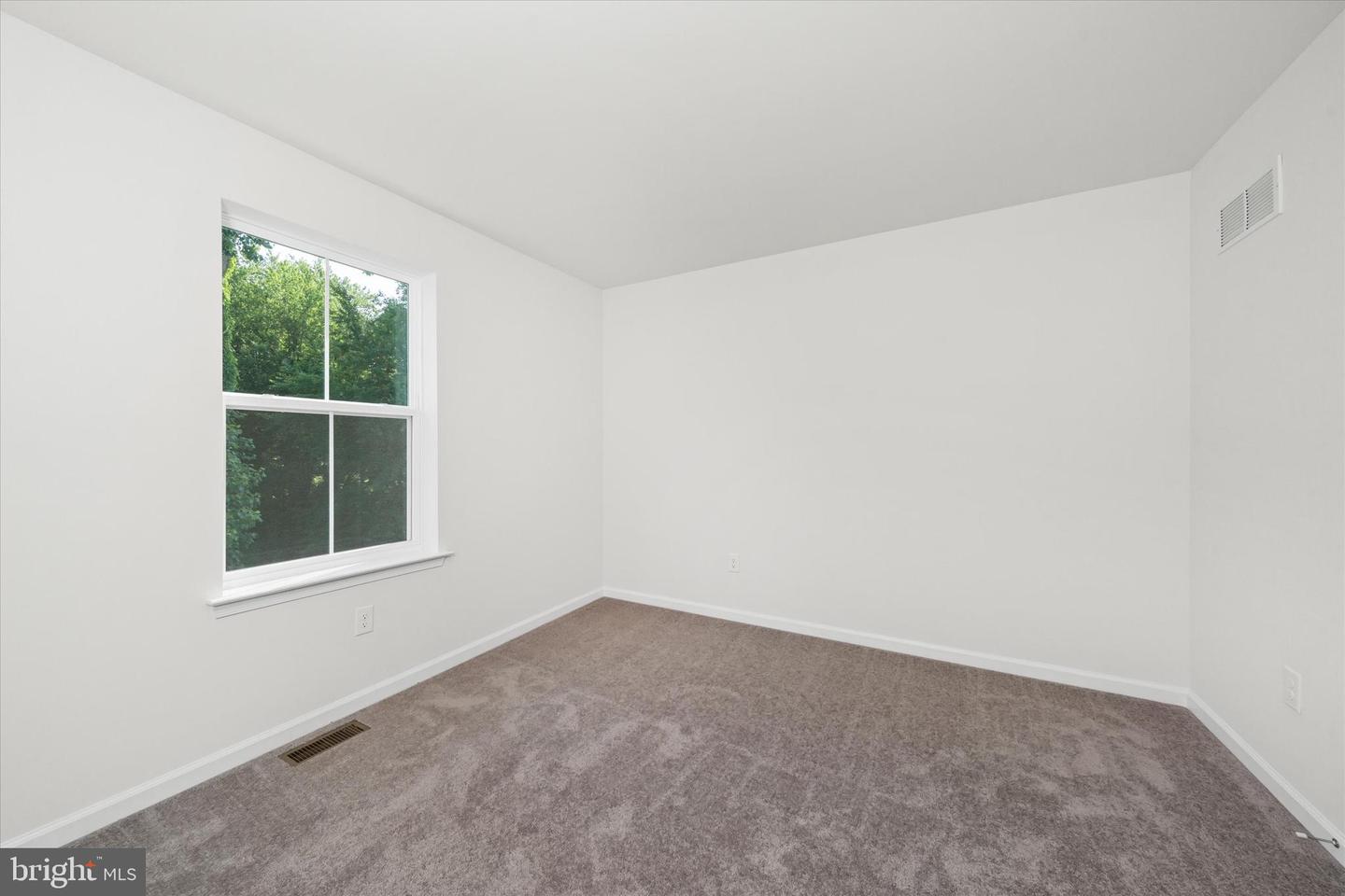 211 Laks Ct #abbott Property Photo 34