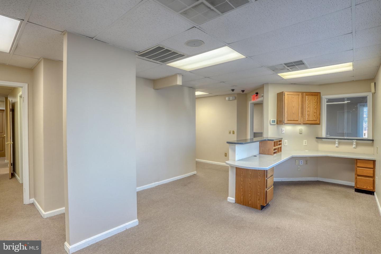 642 S Queen St #103 Property Photo 16