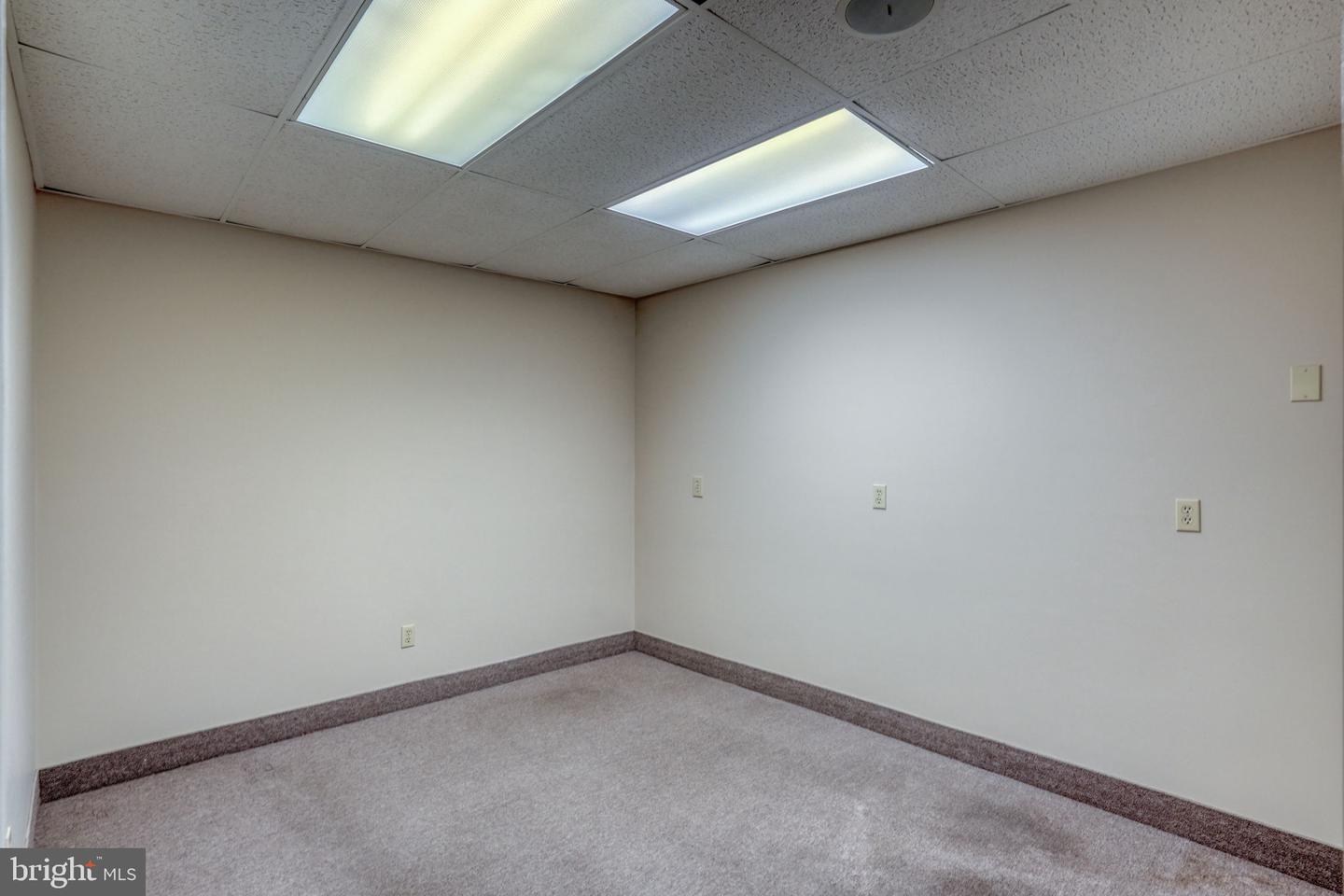 642 S Queen St #103 Property Photo 23
