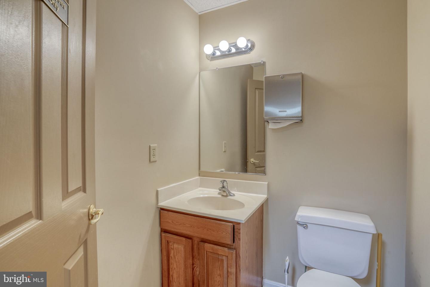 642 S Queen St #103 Property Photo 27