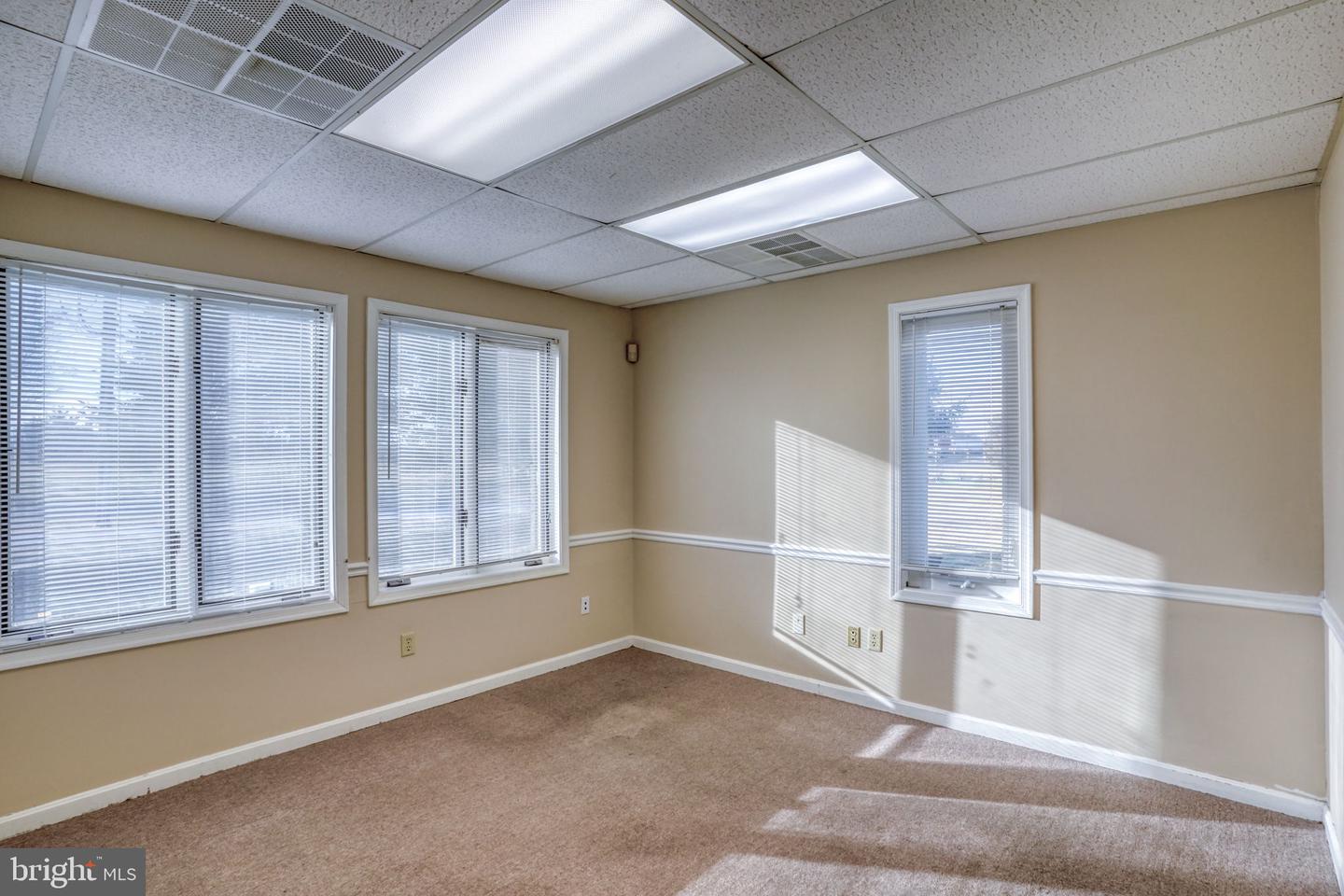 642 S Queen St #103 Property Photo 28