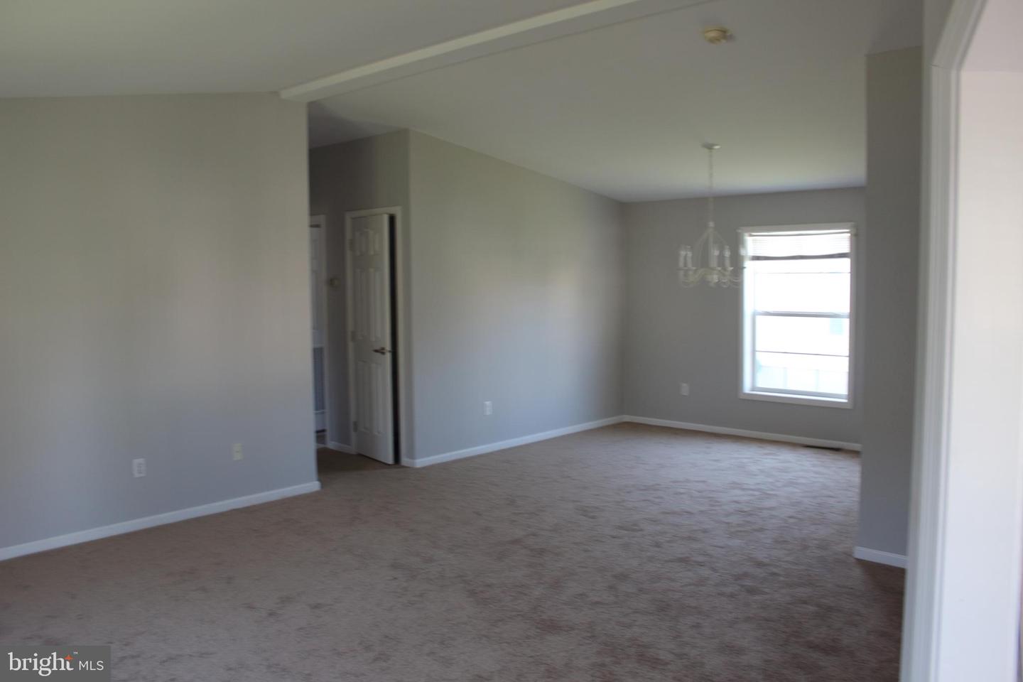 825 Stella St #117 Property Photo 4