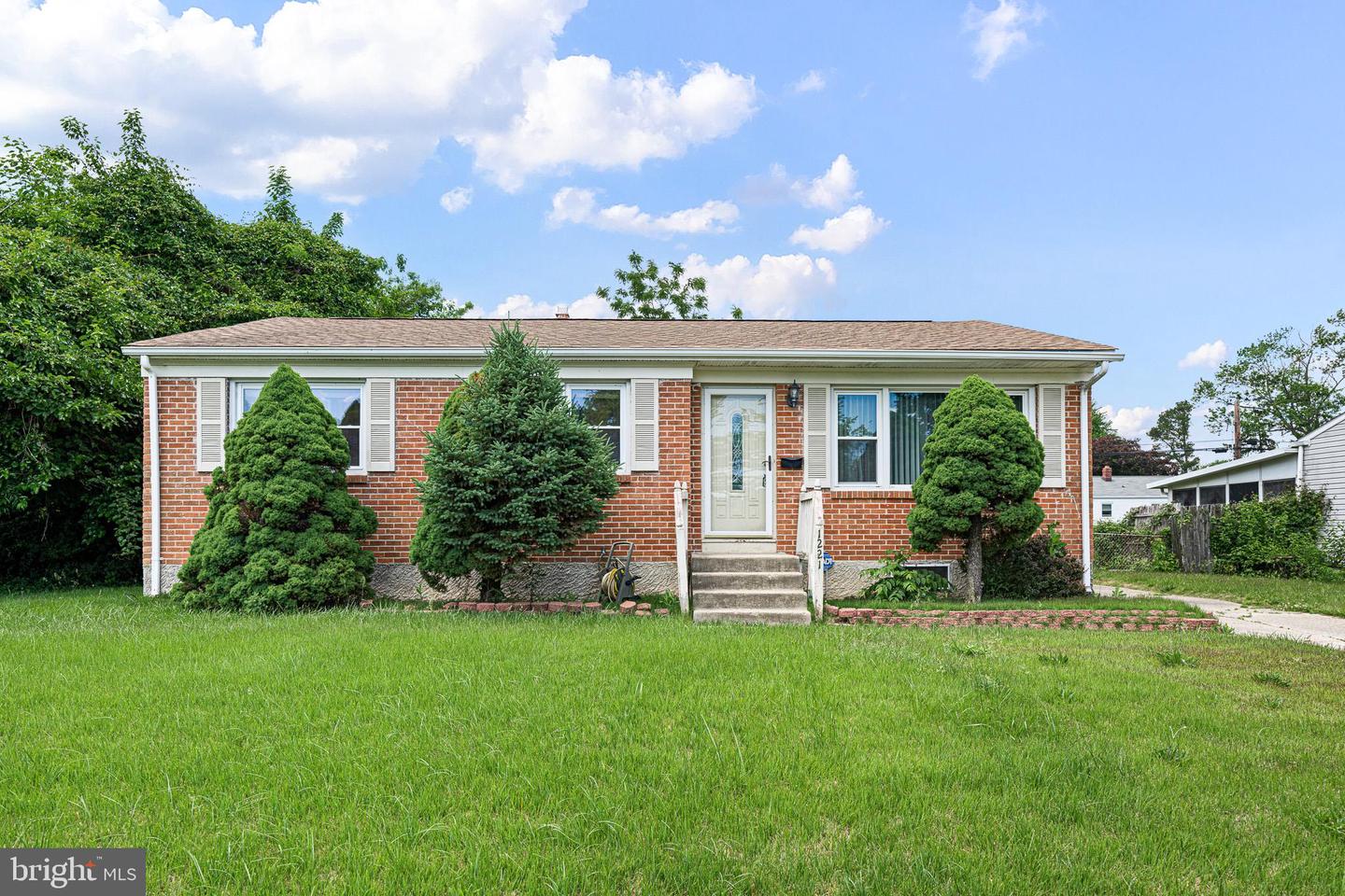 1221 Garfield Dr Property Photo 1