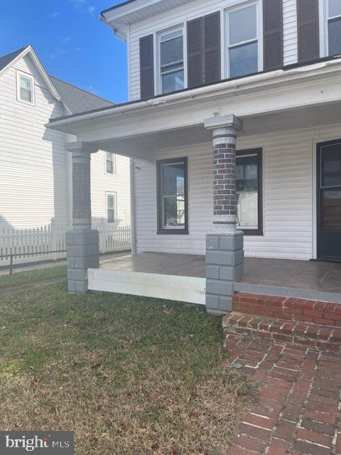 404 West St Property Photo 2