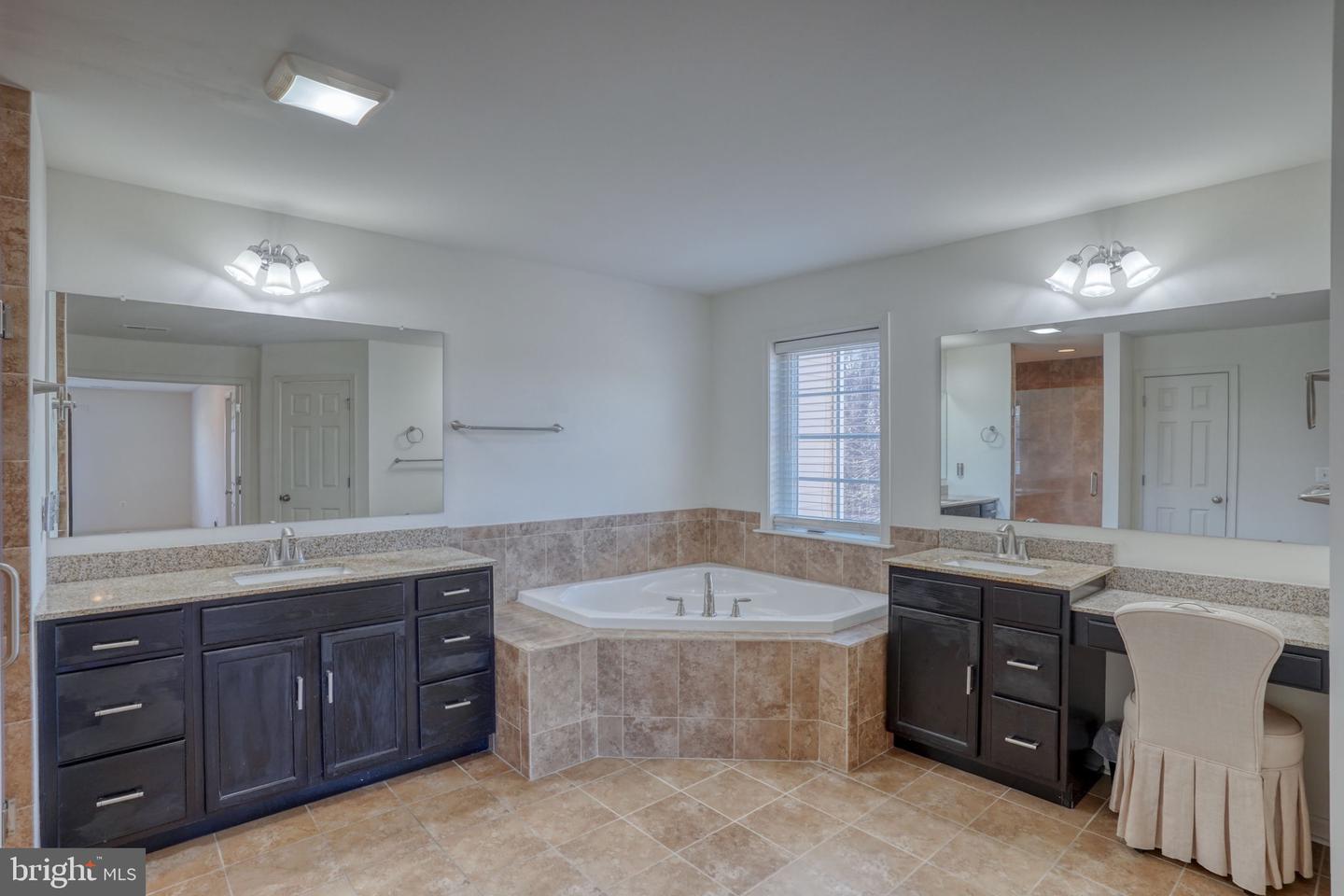 1041 Fawn Haven Walk Property Photo 40