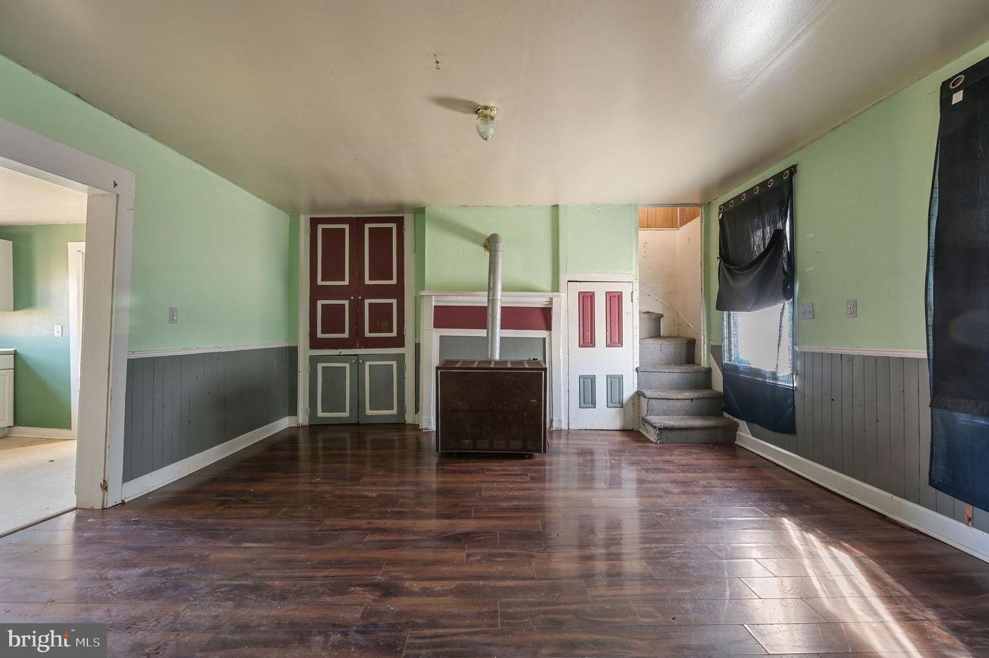 364 Main St Property Photo 16