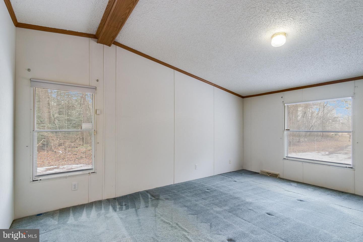 2578 Williamsville Rd Property Photo 11