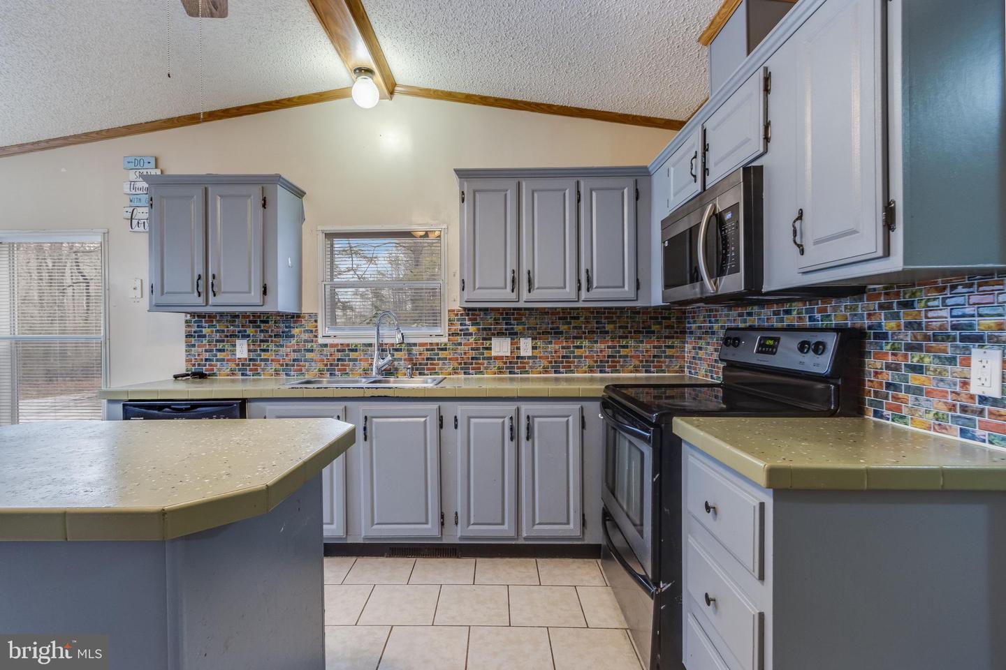 2578 Williamsville Rd Property Photo 38