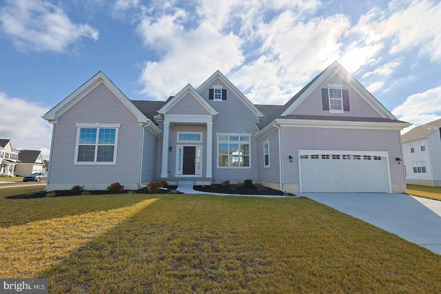 910 Weatherstone Ln Property Photo 1