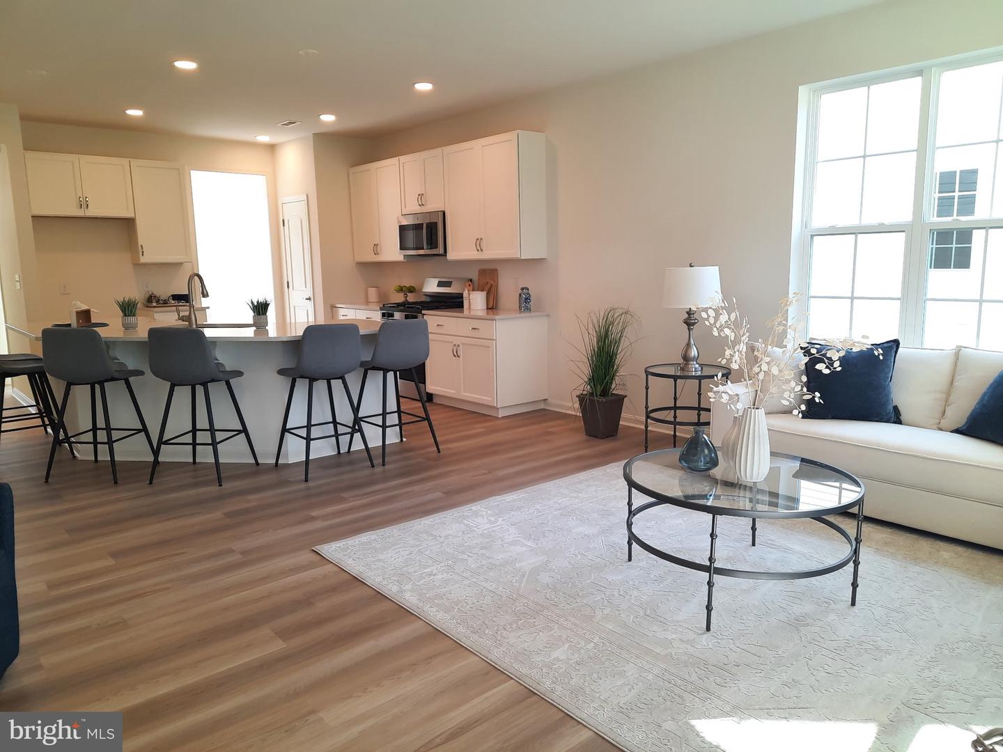 643 Resort Blvd Property Photo 11