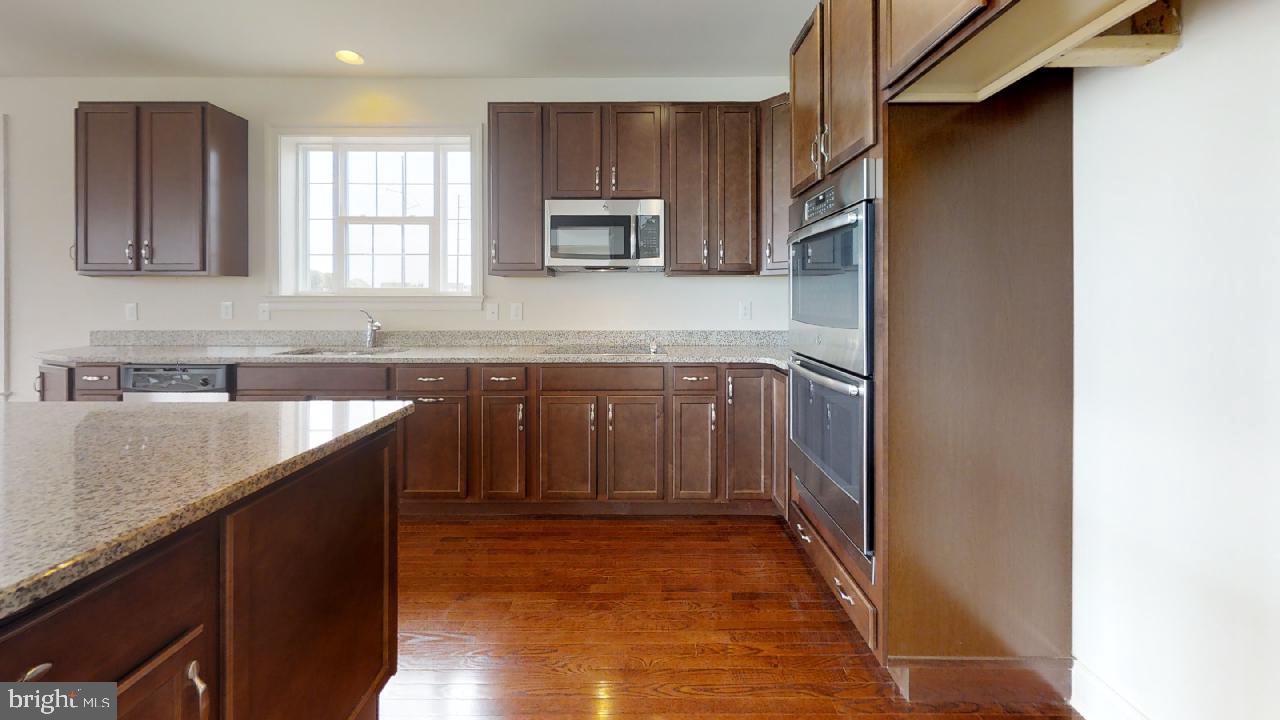 1 Summit Dr #philadelphian Property Photo 8