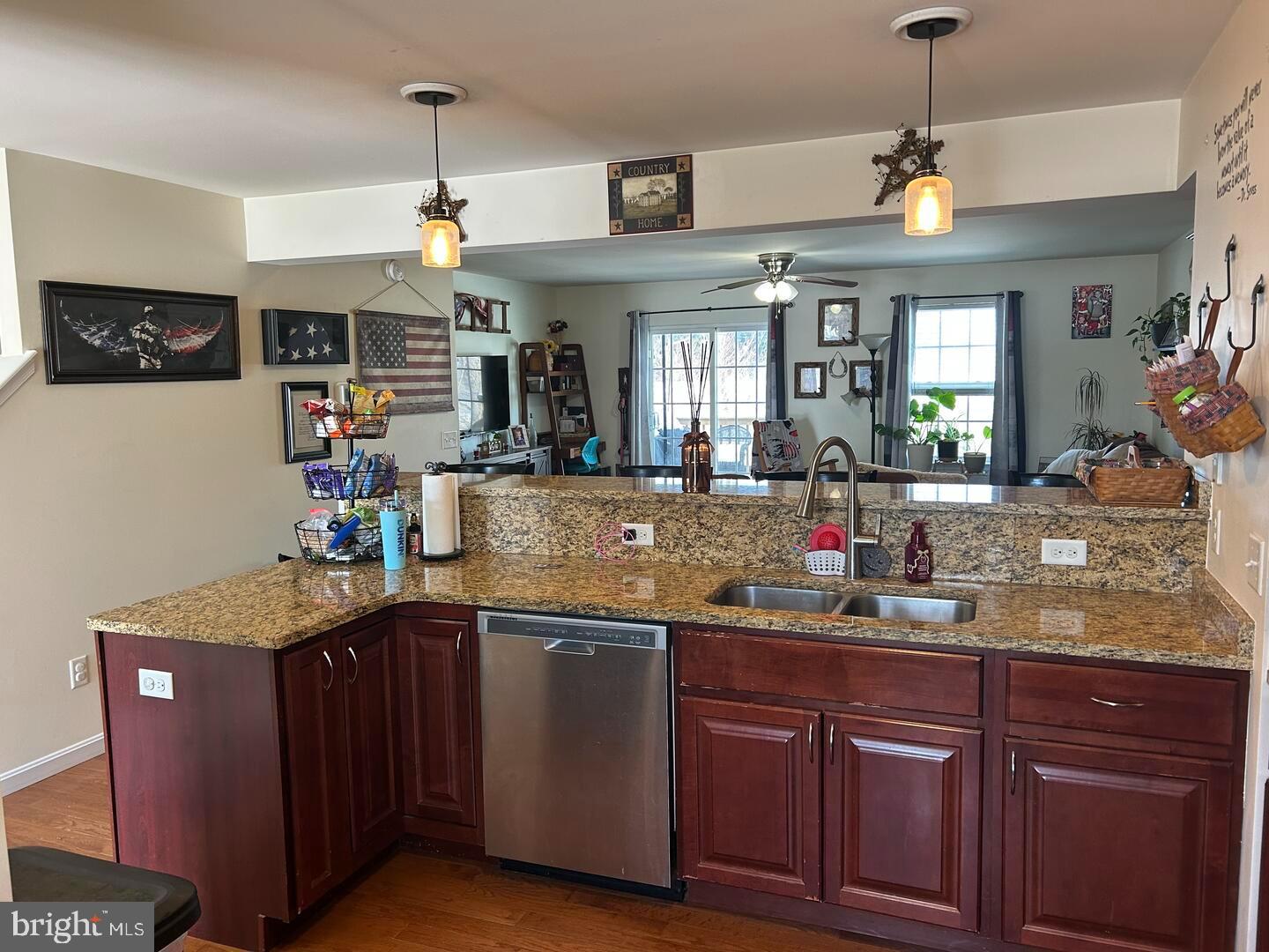 169 Medal Way Property Photo 4