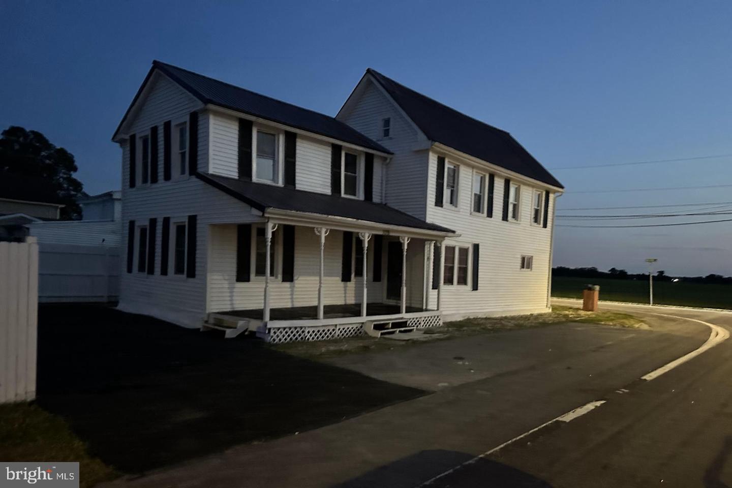 108 Bell St Property Photo 1