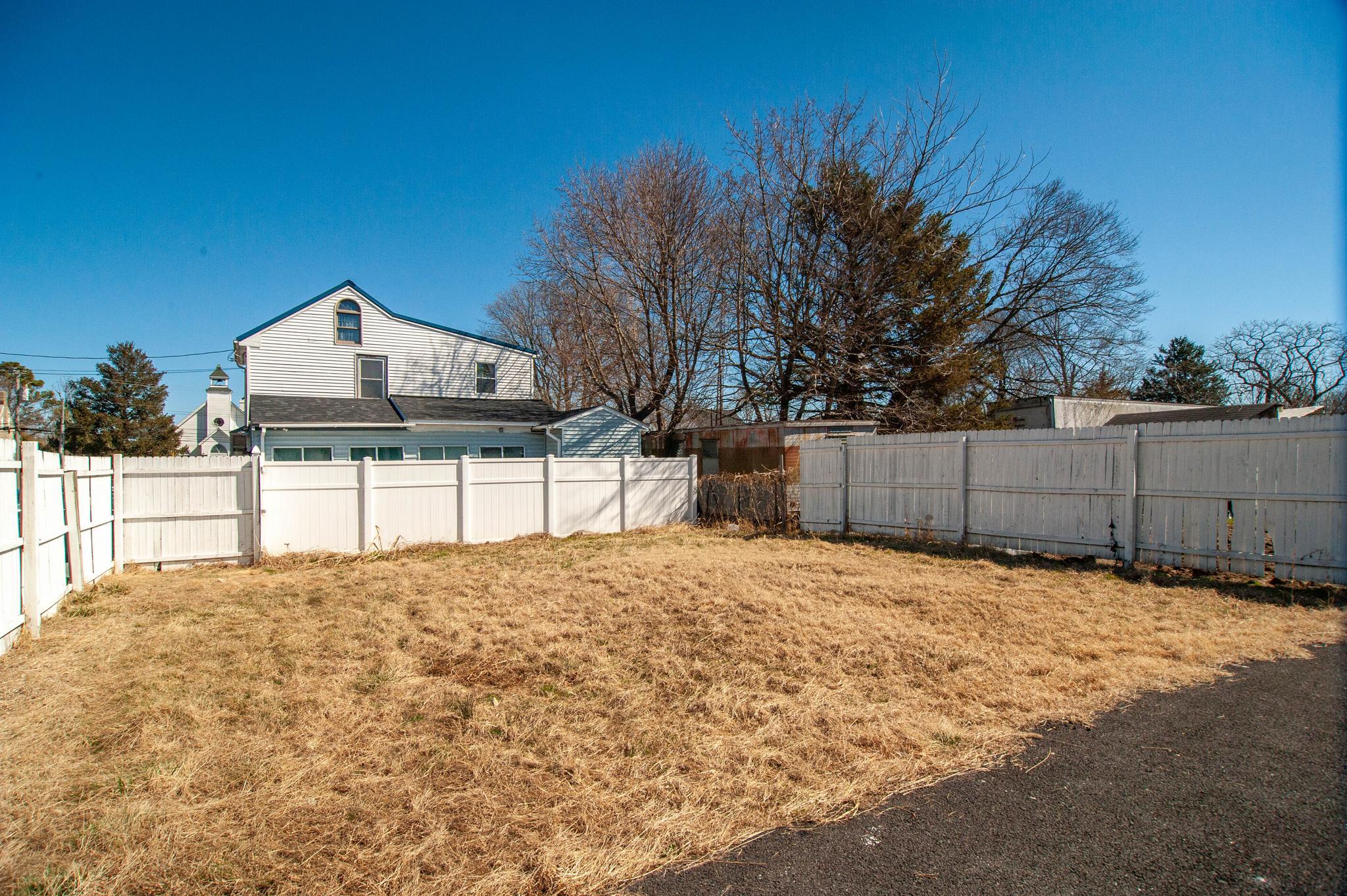 108 Bell St Property Photo 3