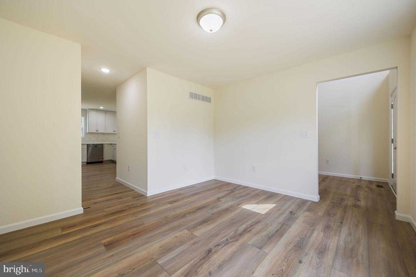 1317 Lochmeath Way Property Photo 15