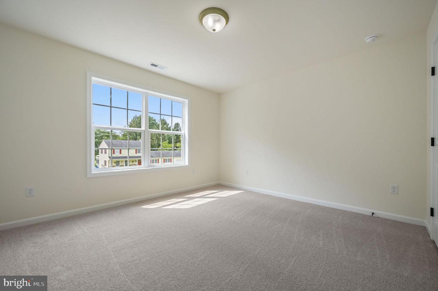 1317 Lochmeath Way Property Photo 25