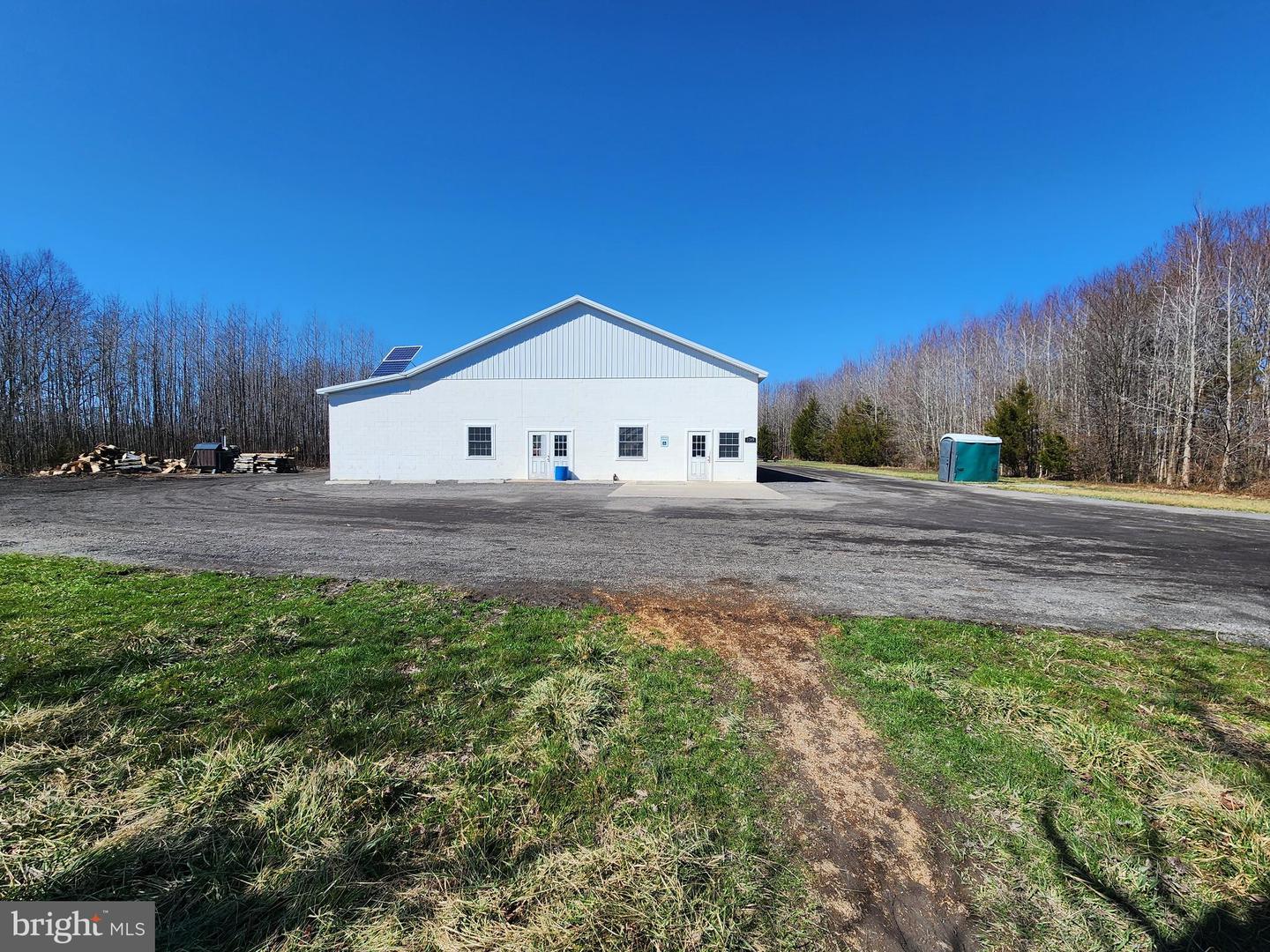 1337 Tower Rd Property Photo 2