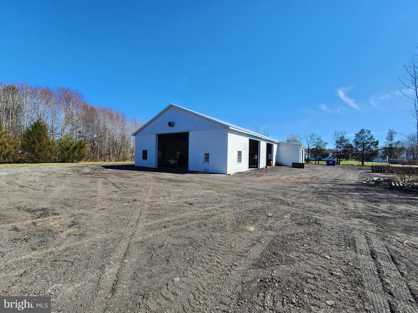 1337 Tower Rd Property Photo 3