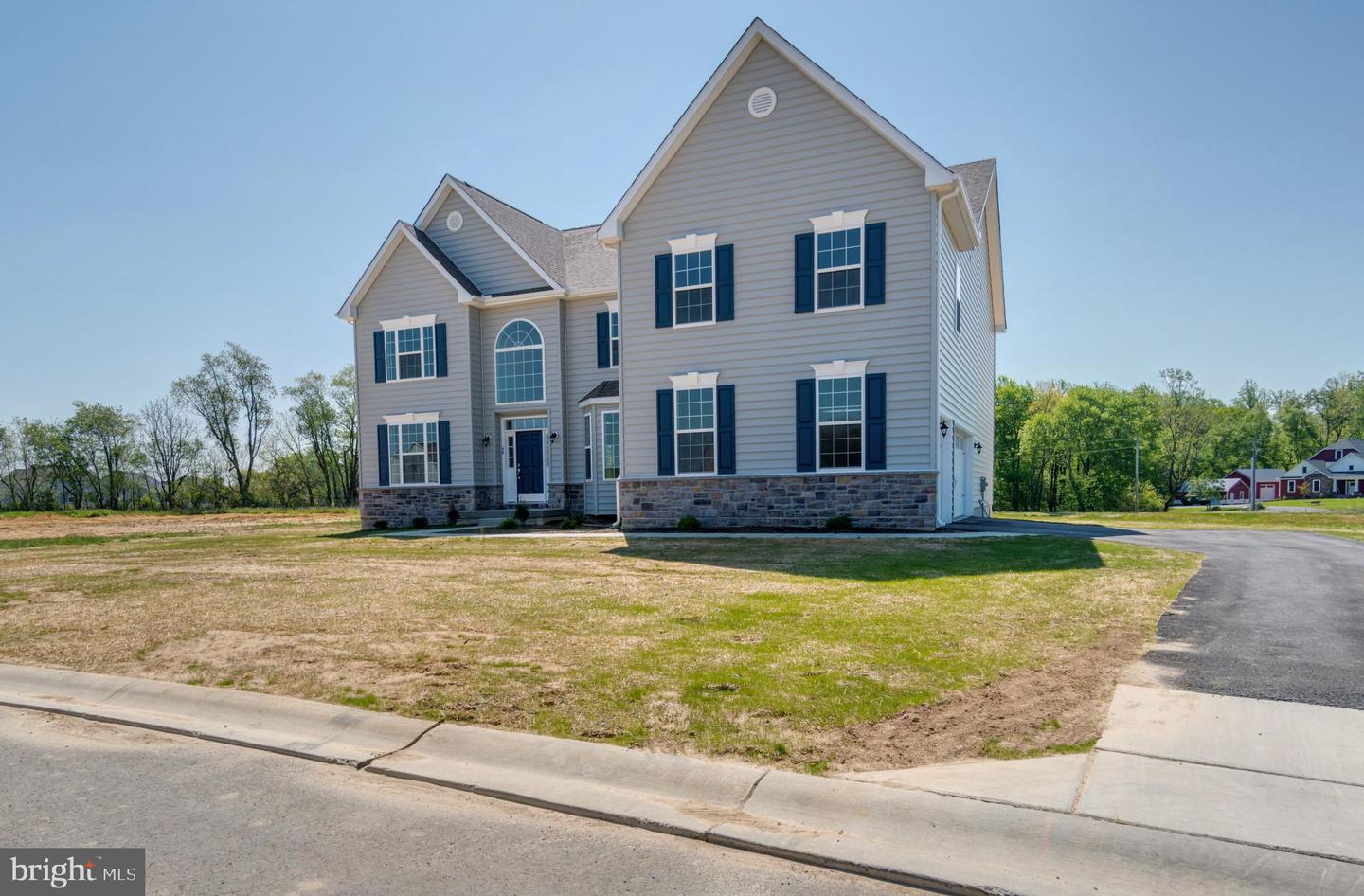 1153 CHARLESTON CIR #GATSBY