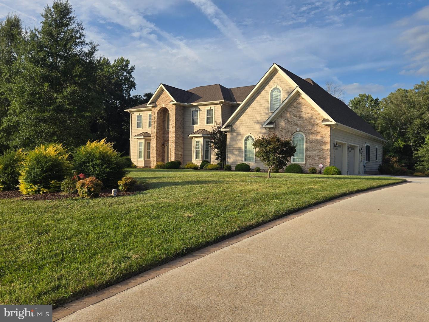 18 LAKE CREST DR