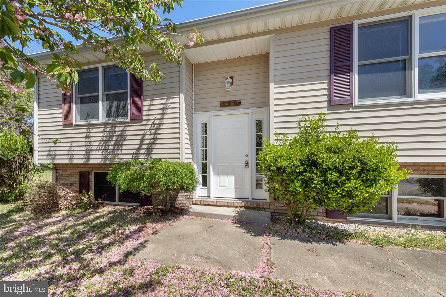 129 ALONZO DR